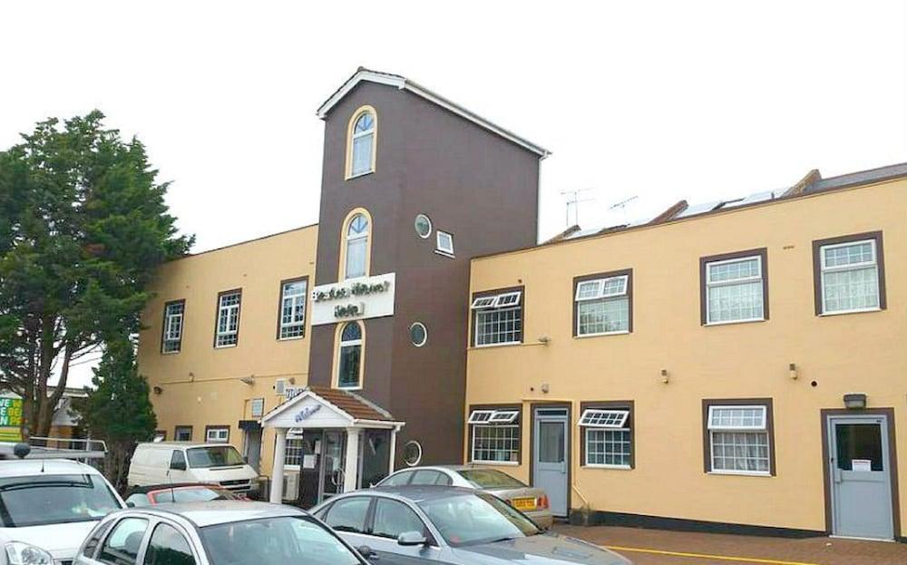 Oyo Bostons Manor Hotel, Hanwell London Greenford  Εξωτερικό φωτογραφία