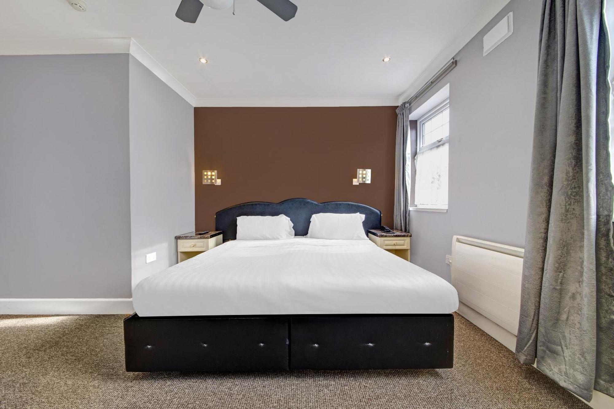 Oyo Bostons Manor Hotel, Hanwell London Greenford  Εξωτερικό φωτογραφία