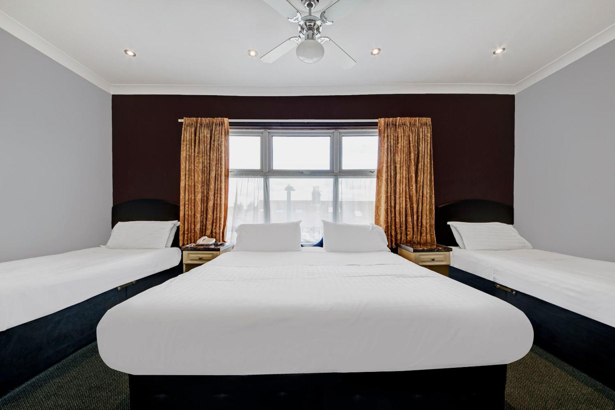 Oyo Bostons Manor Hotel, Hanwell London Greenford  Εξωτερικό φωτογραφία