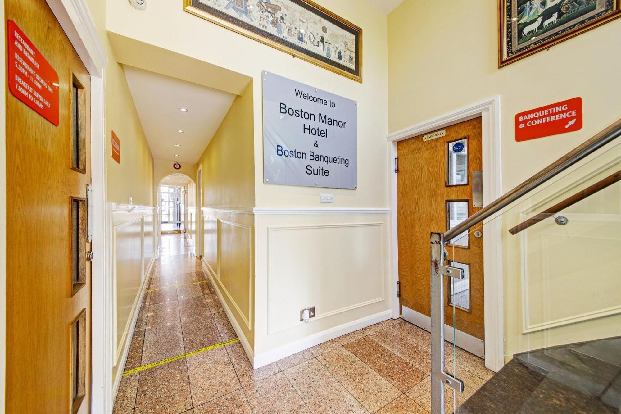 Oyo Bostons Manor Hotel, Hanwell London Greenford  Εξωτερικό φωτογραφία