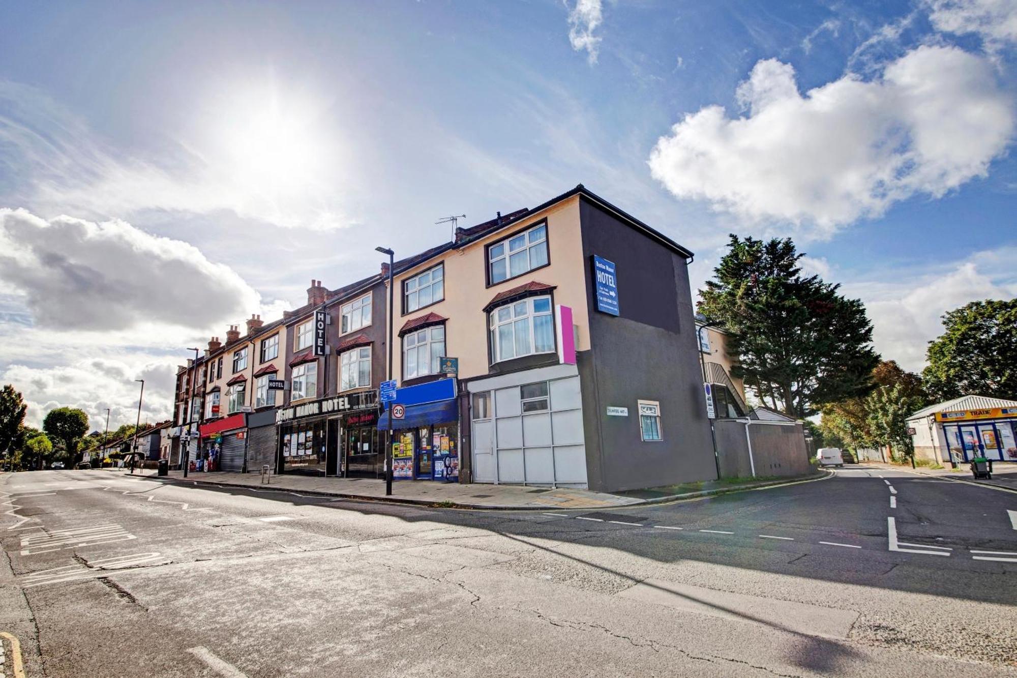 Oyo Bostons Manor Hotel, Hanwell London Greenford  Εξωτερικό φωτογραφία