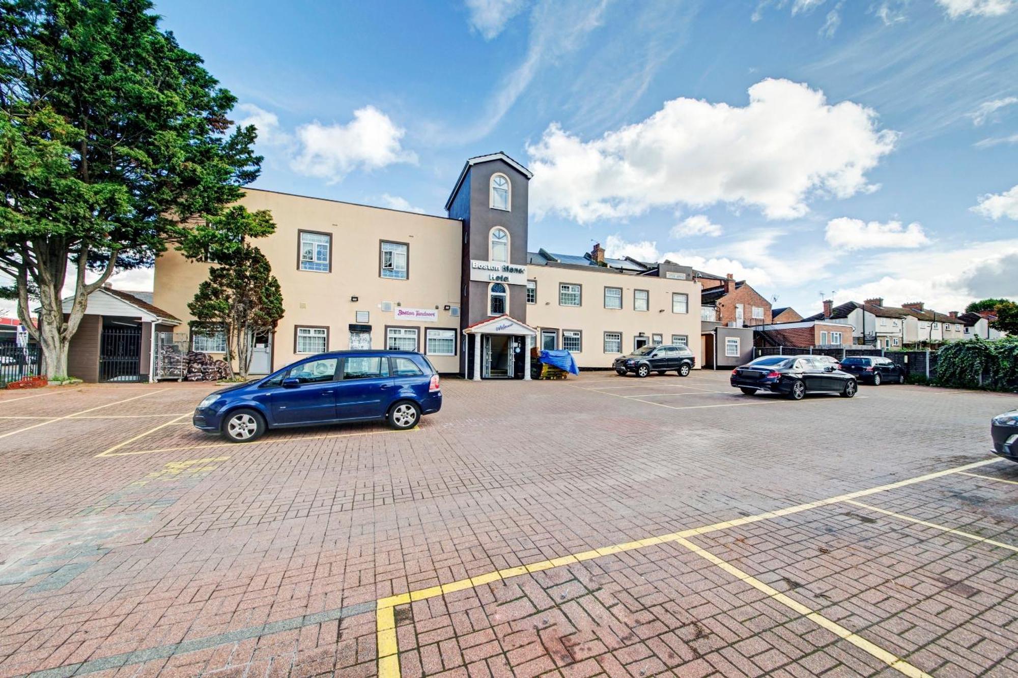 Oyo Bostons Manor Hotel, Hanwell London Greenford  Εξωτερικό φωτογραφία