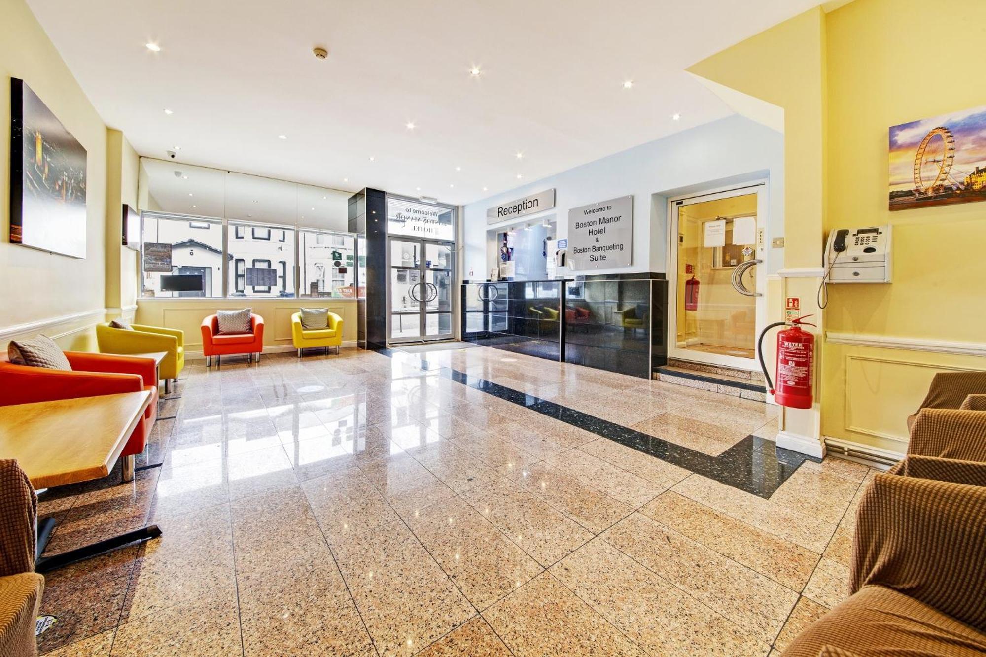 Oyo Bostons Manor Hotel, Hanwell London Greenford  Εξωτερικό φωτογραφία